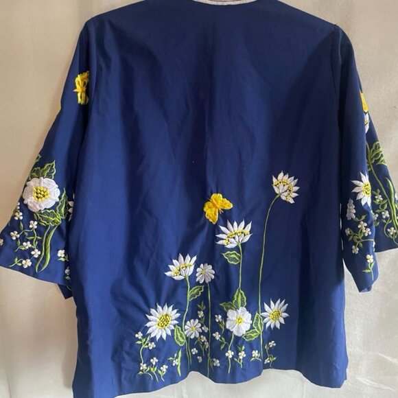 EUC Vintage Cuchi Blue Embroidered Button Down Blouse size 2X - Picture 5 of 7